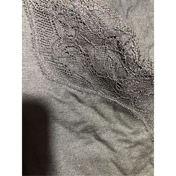 Banana Republic Women’s Black and Burgundy Camisoles Bundle of Two Size S NWOT - Picture 4 of 12